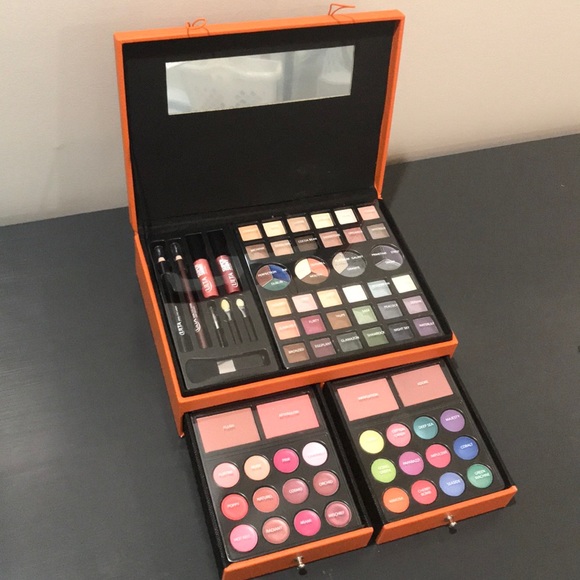 Ulta Makeup Kit - Picture 3 of 5